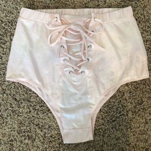 iheartraves bottoms!